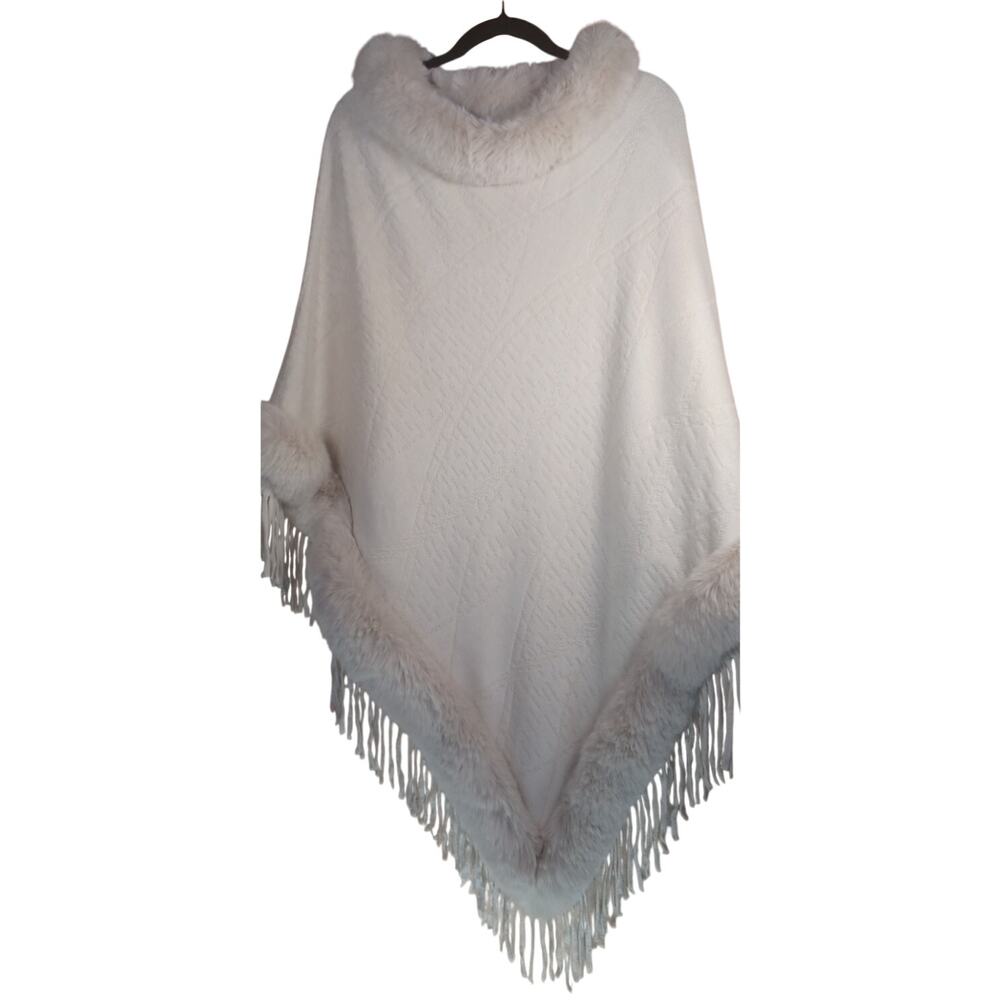 Elegant Knit Poncho Shawl Wrap with Faux Fur Collar & Tassel Hem Cozy One Size - Picture 3 of 9